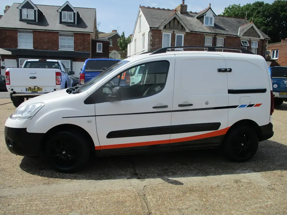 Used Citroën e-Berlingo 90 HP (66 kW) 2015 White