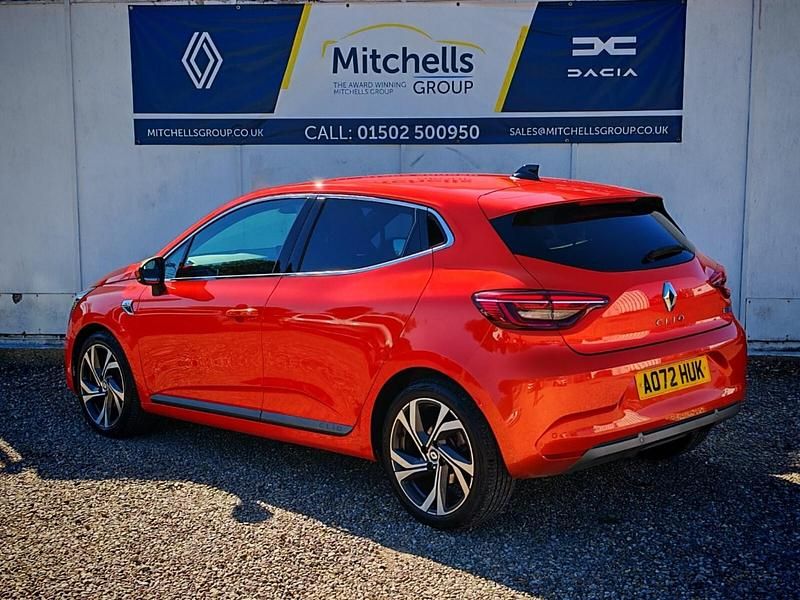 Used Renault Clio V RS Line 140 HP (102 kW) 2022 Valencia orange  Hatchback