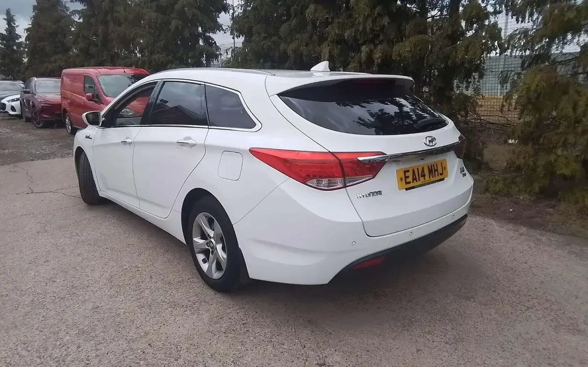 Used Hyundai i40 Style 2014 White Estate