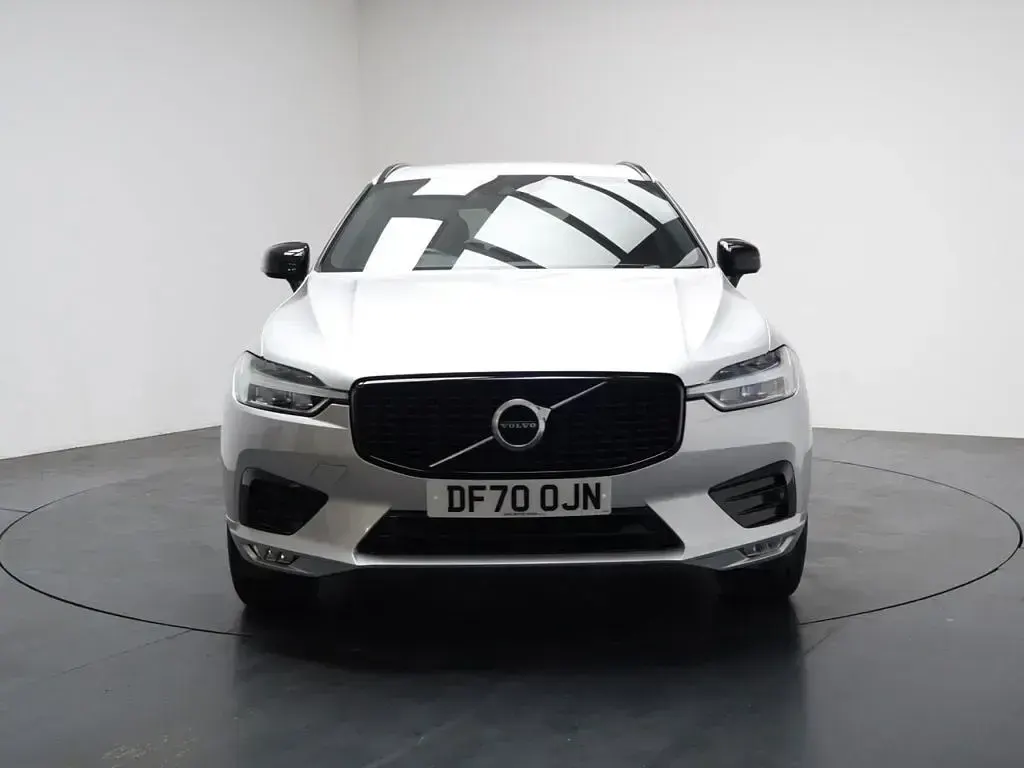 Used Volvo XC60 R-Design 250 HP (183 kW) 2020 Silver SUV