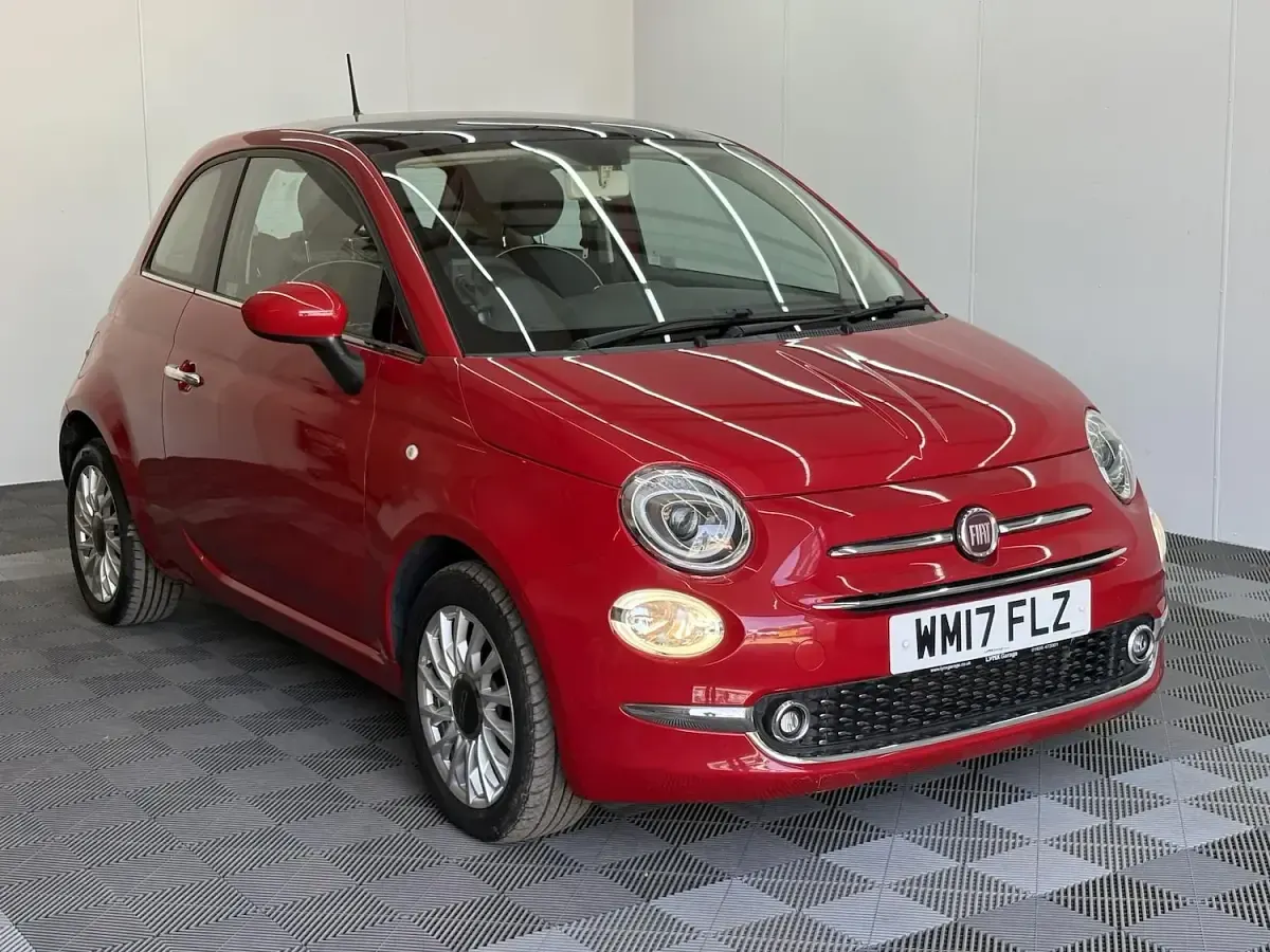 Used Fiat 500 Lounge 85 HP (62 kW) 2017 Red Hatchback
