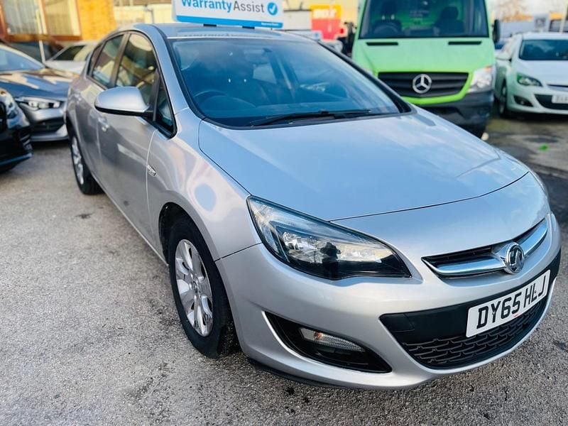 Used Vauxhall Astra Design Edition 2015 Silver Hatchback