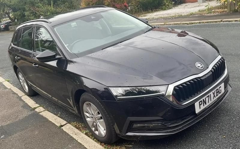 Black Used 2021 Skoda Octavia SE Estate | £16,199 (Good price) - Image 1/1
