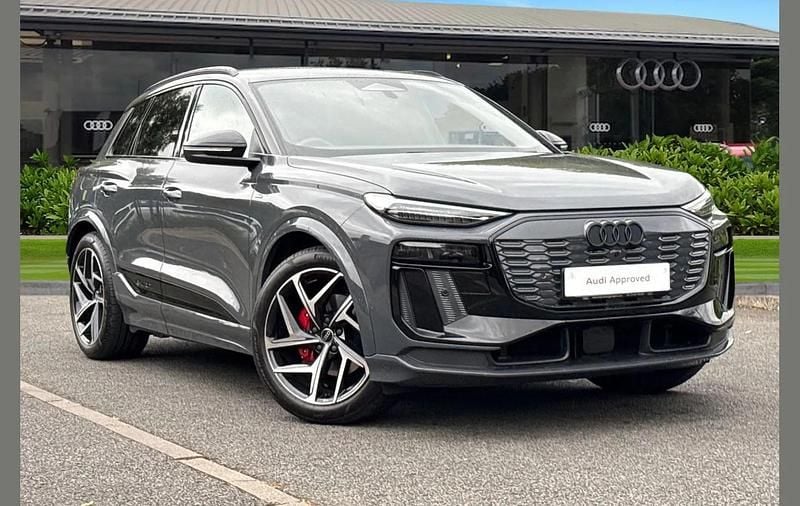 Grey Used 2025 Audi Q6 e-tron Performance SUV | £58,450 (Fair price) - Image 1/4