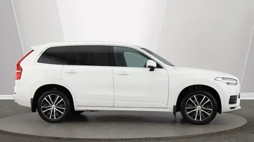 Used Volvo XC90 Momentum 235 HP (172 kW) 2021 Metallic  ice white SUV