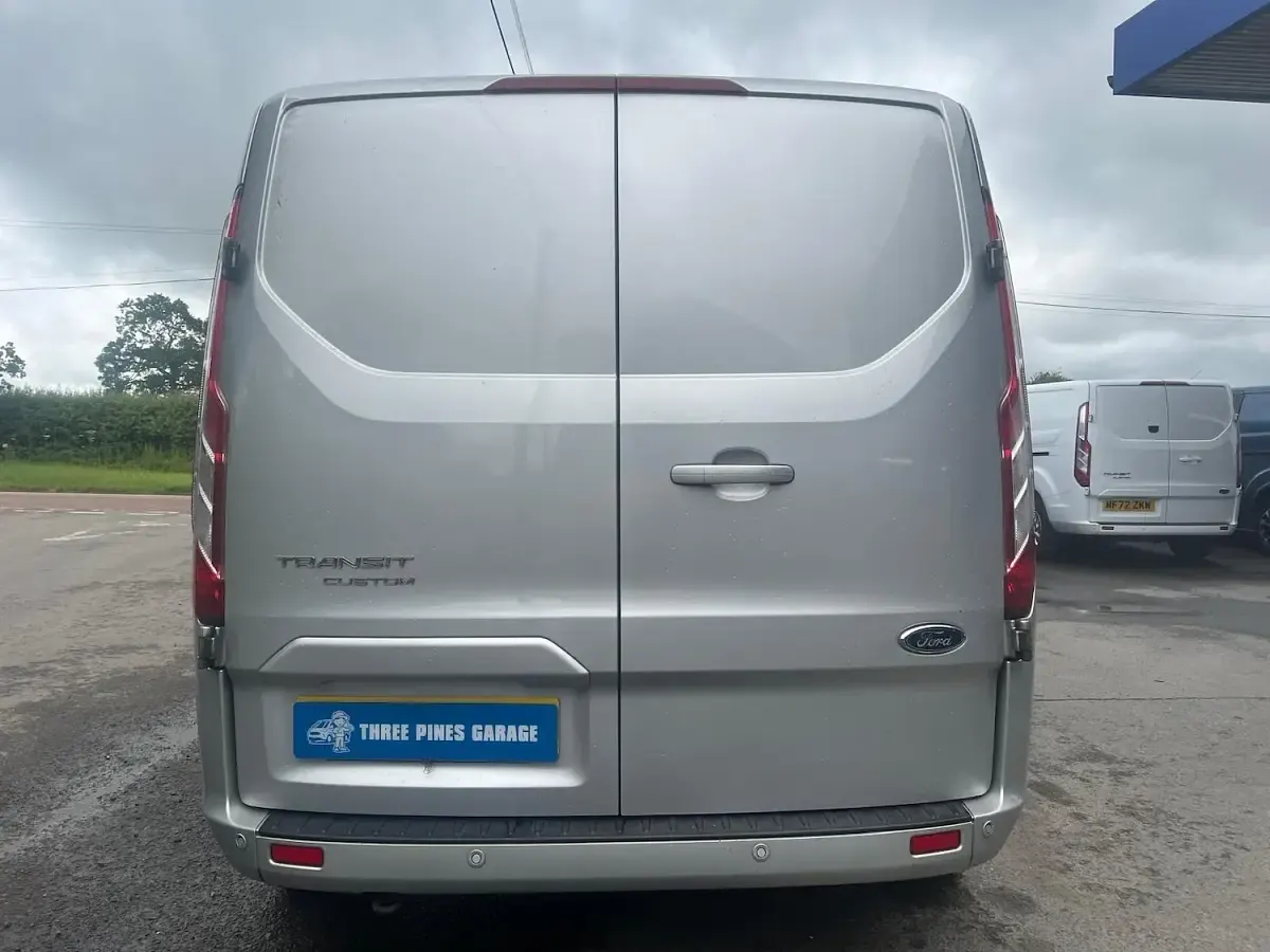 Used Ford Transit Custom Limited 130 HP (95 kW) 2021 Silver Van
