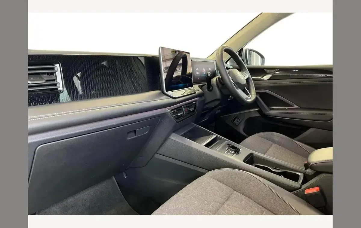 Usado VW Tiguan Match 204 HP (150 kW) 2025 Prateado SUV