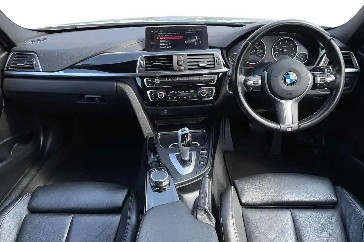 Used BMW 318 Comfort Edition 150 HP (110 kW) 2018 Silver Estate