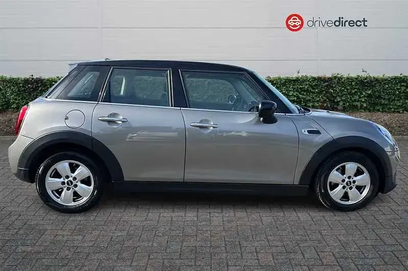 Used Mini Cooper Classic 136 HP (100 kW) 2019 Silver Hatchback