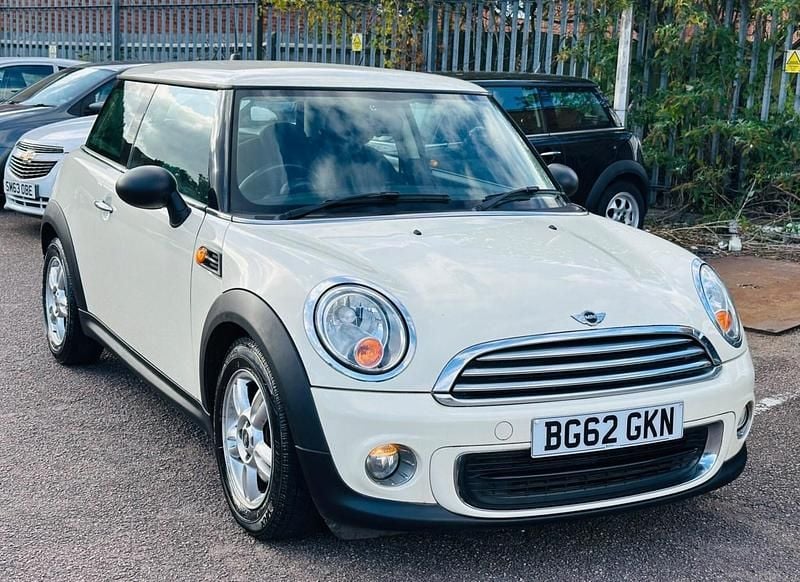 White Used 2012 Mini ONE Hatch Hatchback | £2,490 (Fair price) - Image 1/4