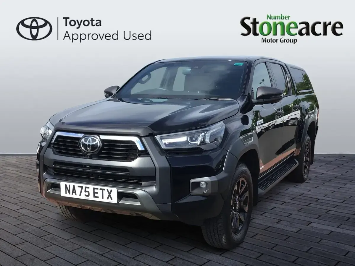 Used Toyota HiLux 204 HP (150 kW) 2025 Black Pickup