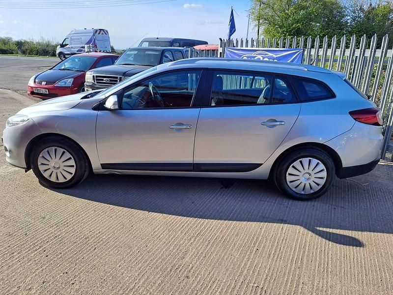 Used Renault Mégane GrandTour Expression 2010 Silver Estate