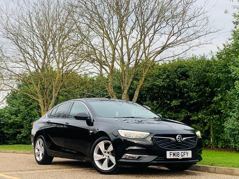 Second-hand Vauxhall Insignia SRi 165 CP (121 kW) 2018 Negru Hatchback