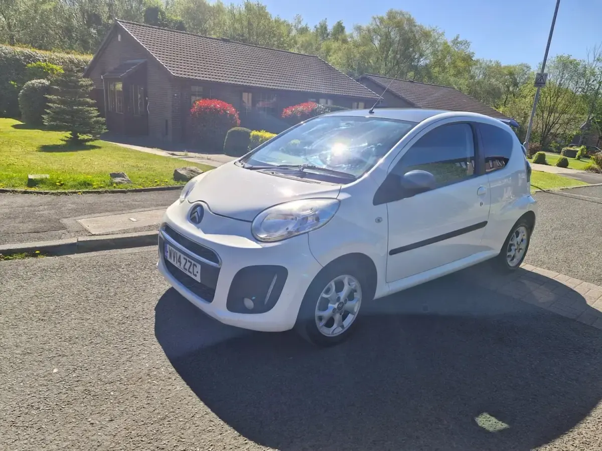 Używany Citroën C1 Platinum 68 KM (50 kW) 2014 Biały Hatchback