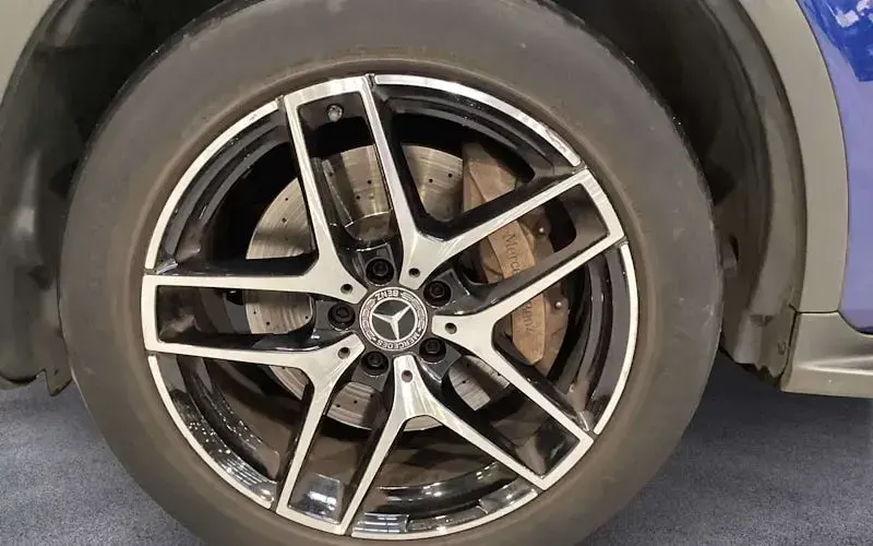 Used Mercedes GLC220 AMG line 170 HP (125 kW) 2019 Blue SUV