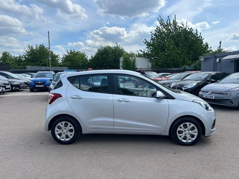 Silver Used 2014 Hyundai i10 SE Hatchback | £4,490 (Fair price) - Image 1/4
