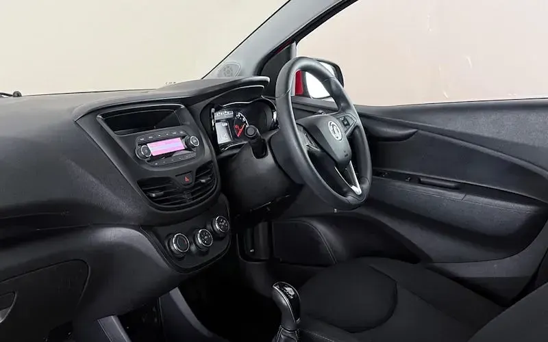 Used Vauxhall Viva 75 HP (55 kW) 2016 Red Hatchback