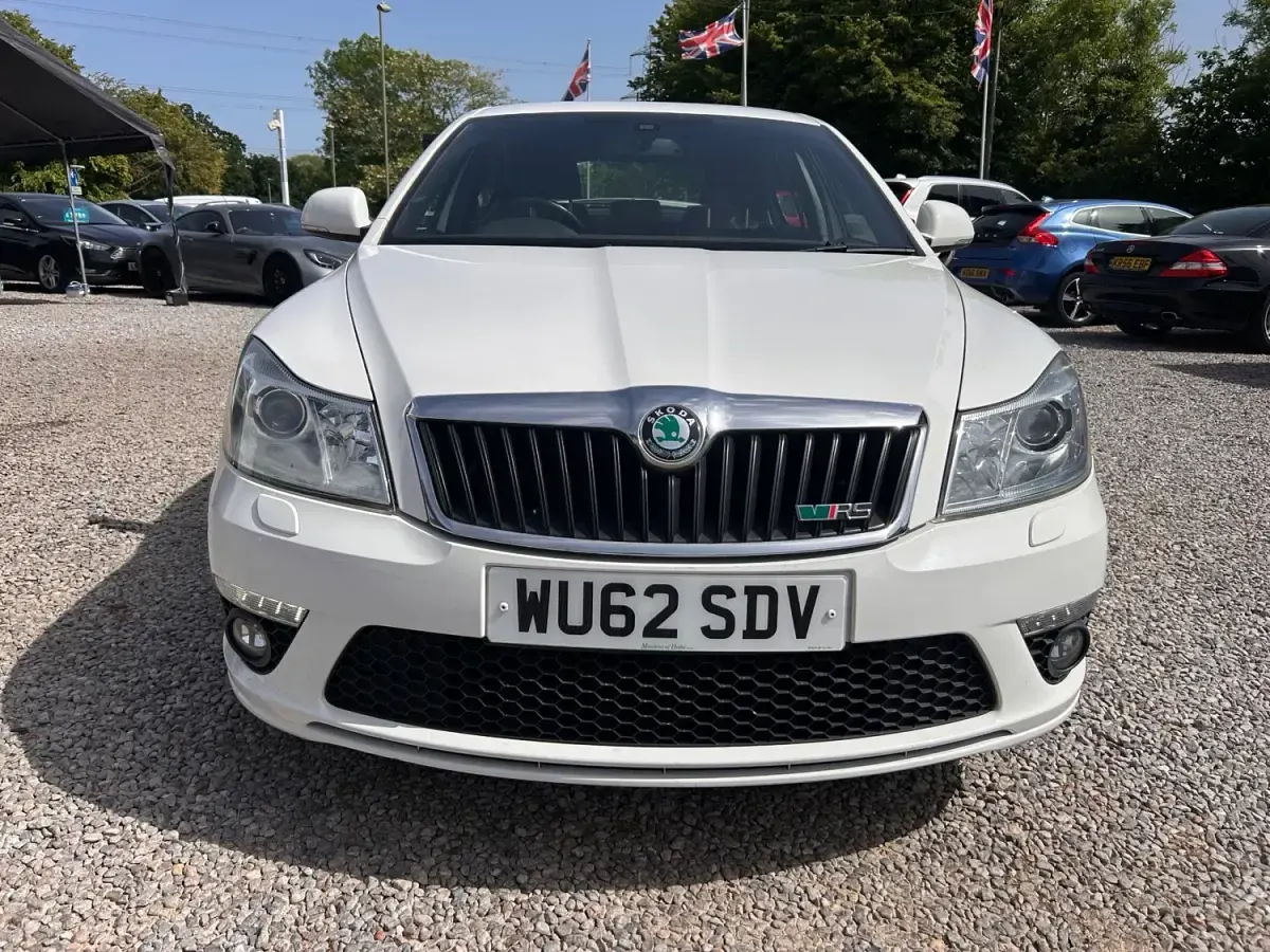Używany Skoda Octavia vRS 200 KM (147 kW) 2012 Biały Hatchback