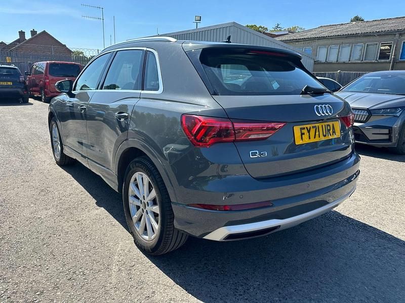 Usado Audi Q3 Sport 150 CV (110 kW) 2021 Gris SUV