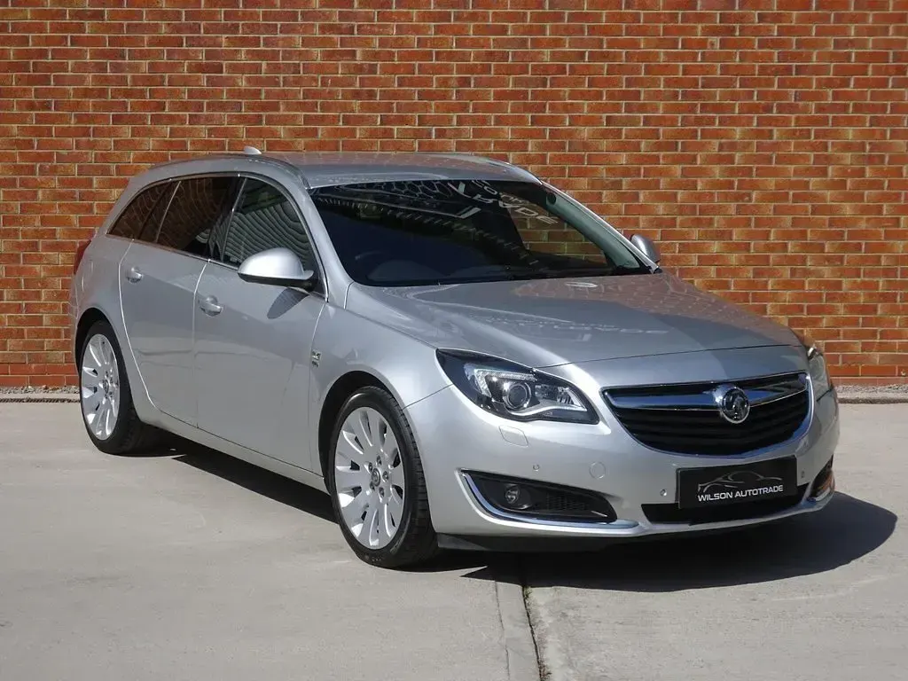 Used Vauxhall Insignia Elite 170 HP (125 kW) 2017 Silver Estate