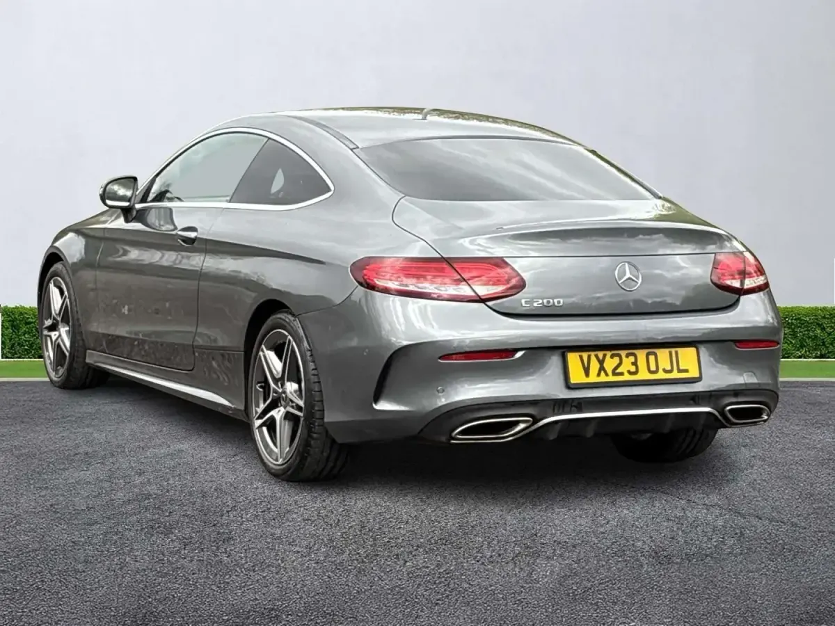 Begagnad Mercedes C200 AMG line 2023 Grå Sportkupé