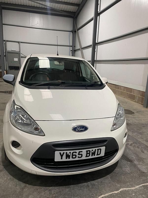 Used Ford Ka Zetec 69 HP (50 kW) 2016 White Hatchback