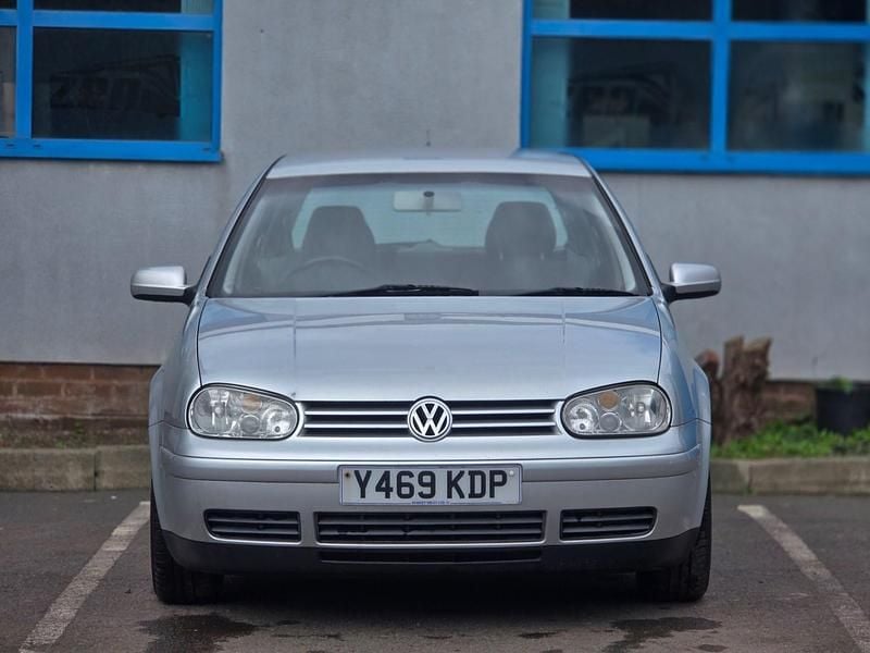 Usado VW Golf IV GTI 2001 Prateado Citadino