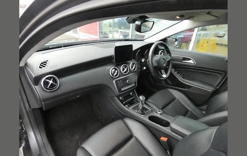 Used Mercedes A180 107 HP (78 kW) 2016 Grey Hatchback