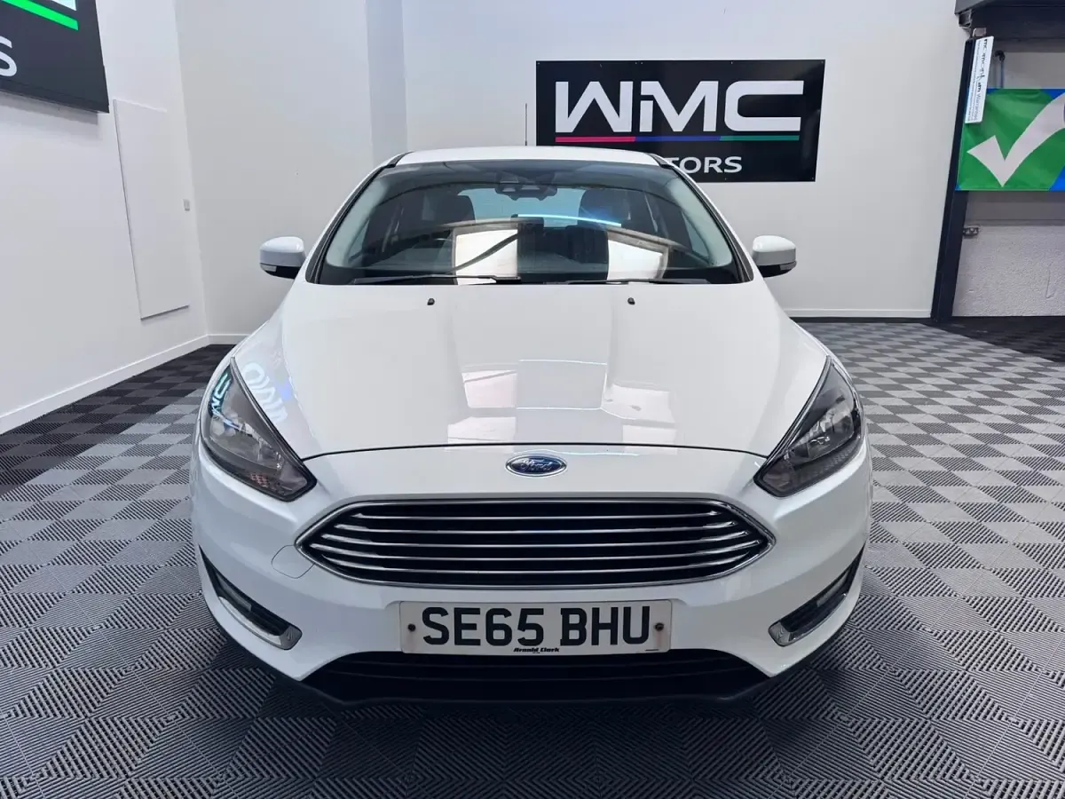 Used Ford Focus Titanium 115 HP (84 kW) 2015 White Hatchback
