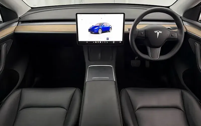 Used Tesla Model Y Long Range AWD 378 kW (514 HP) 2022 Blue SUV