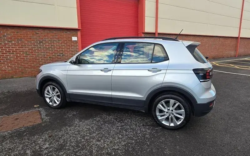 Usado VW T-Cross SE 95 HP (69 kW) 2023 SUV