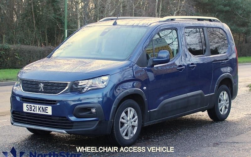 Used Peugeot Rifter Allure Premium 131 HP (96 kW) 2021 Blue MPV
