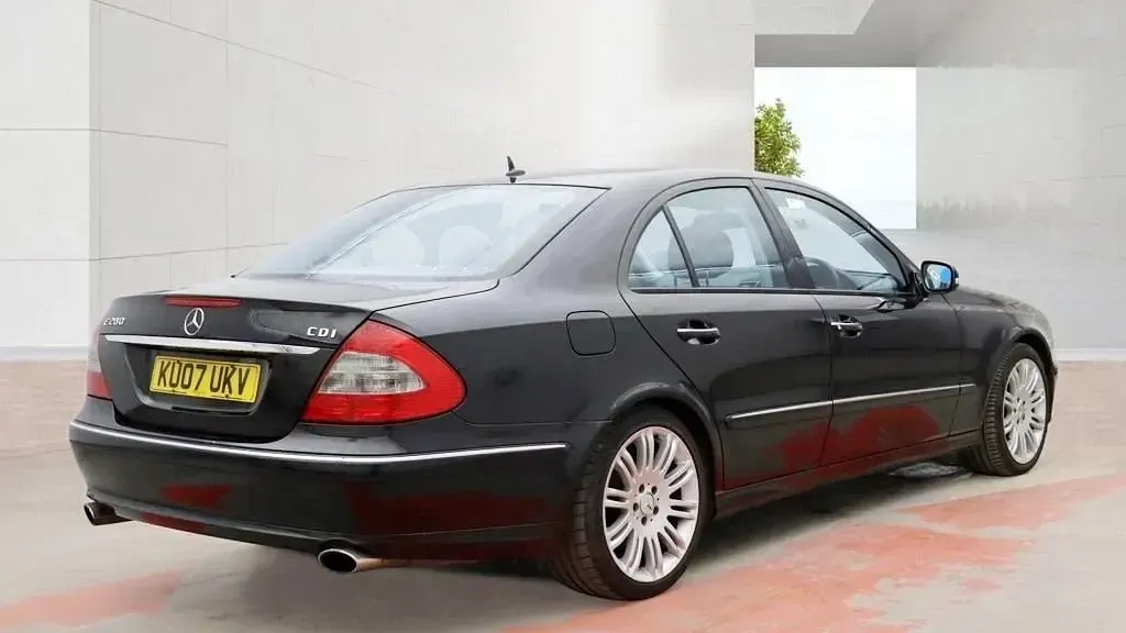Used Mercedes E280 2007 Black Sedan