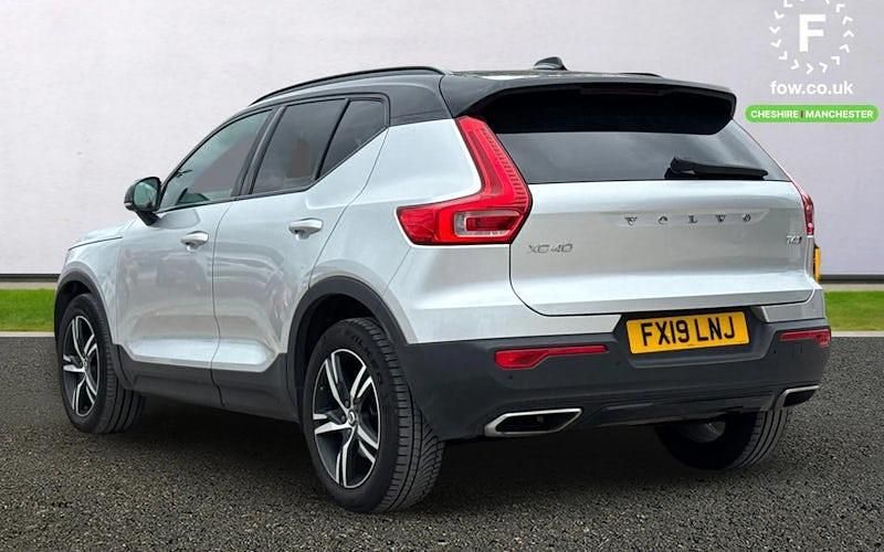 Used Volvo XC40 R-Design 190 HP (139 kW) 2019 Silver SUV
