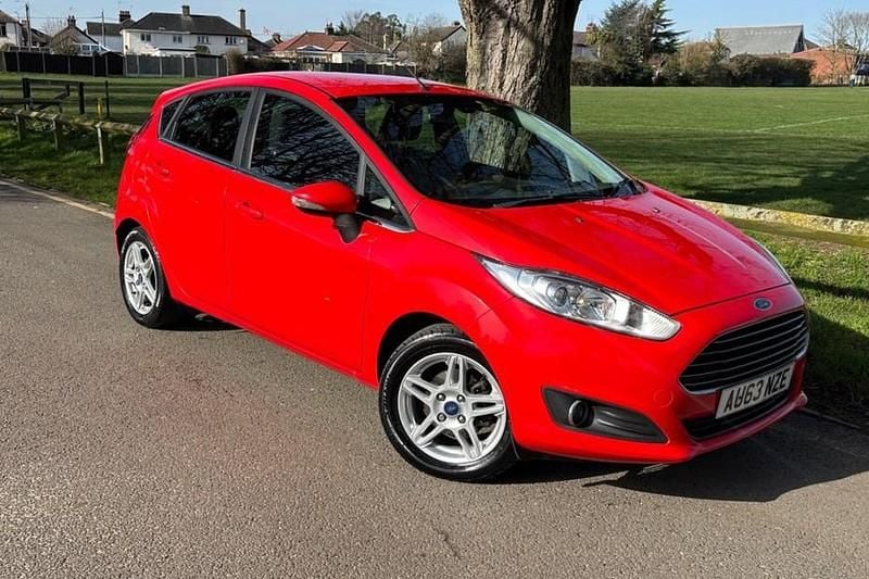 Used Ford Fiesta Zetec 2013 Red Hatchback