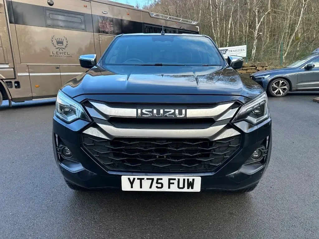 Usado Isuzu D-Max 2025 Negro Pickup/Camioneta