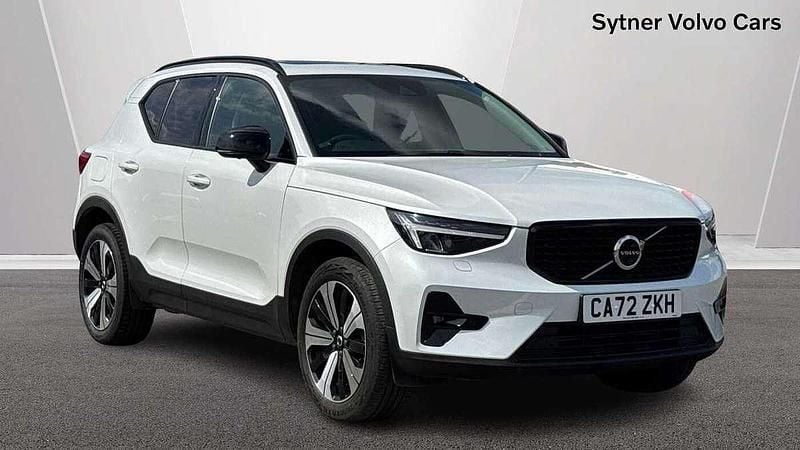 White Used 2022 Volvo XC40 Ultimate SUV | £32,000 (Fair price) - Image 1/4