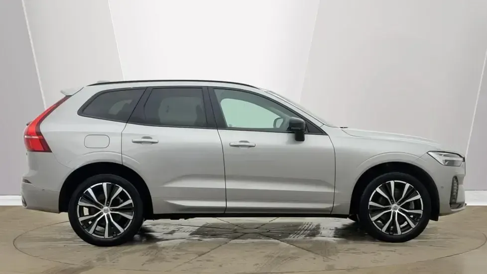 Used Volvo XC60 Ultra 250 HP (183 kW) 2025 Silver SUV