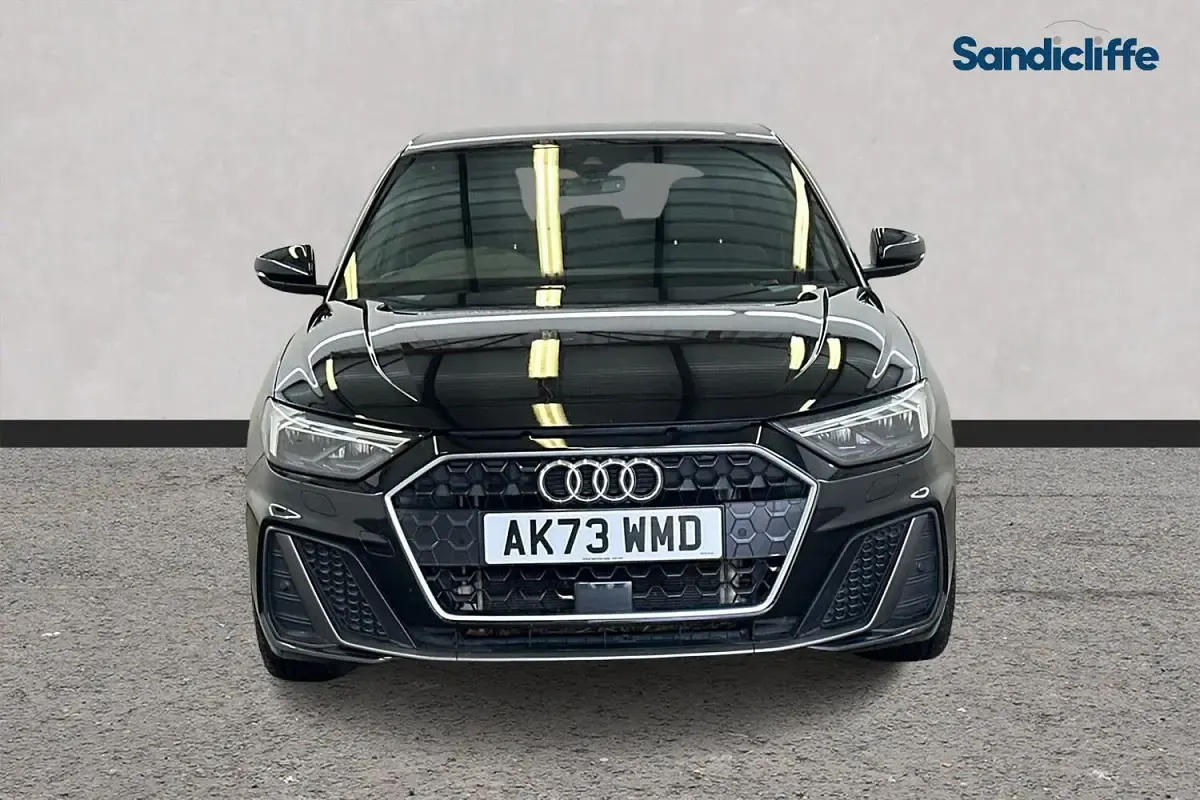 Begagnad Audi A1 S-Line 150 HK (110 kW) 2026 Svart SUV
