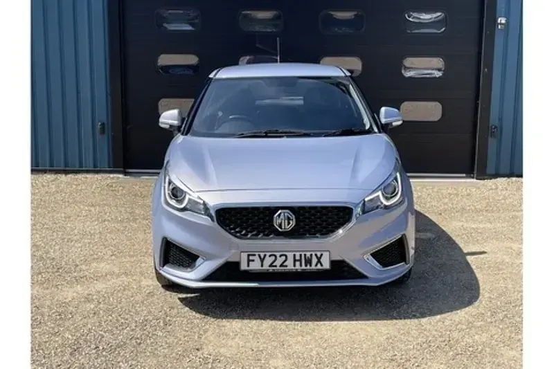 Used MG MG3 Exclusive 106 HP (77 kW) 2022 Silver Hatchback