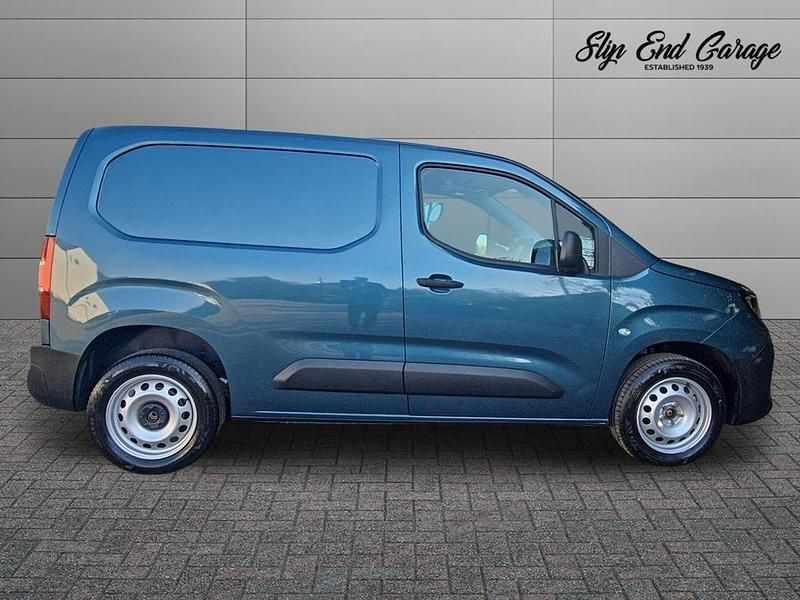 New Citroën Berlingo 101 HP (74 kW) 2026 Blue MPV