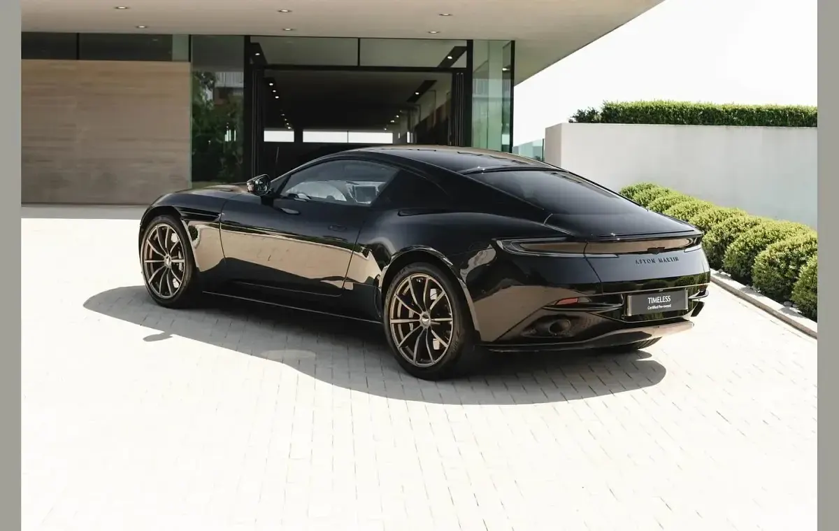 Used Aston Martin DB11 528 HP (388 kW) 2022 Black Coupe