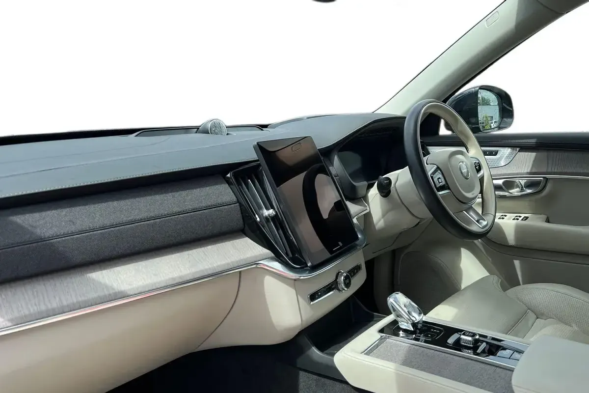 Used Volvo XC90 Ultra 455 HP (334 kW) 2025 Onyx black SUV
