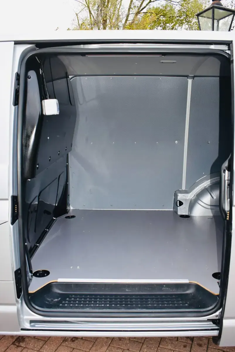 Used VW Transporter Highline 150 HP (110 kW) 2022 Silver Van