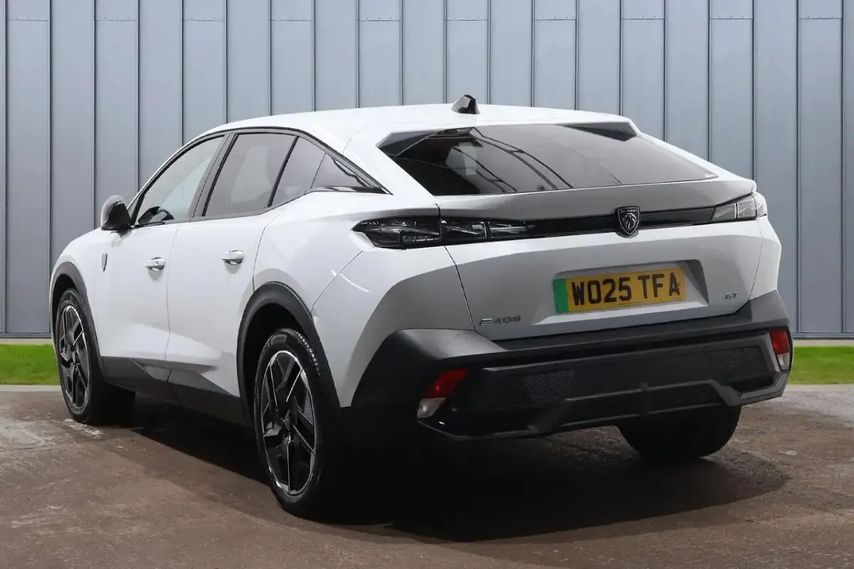Used Peugeot e-408 GT 152 kW (207 HP) 2025 White SUV