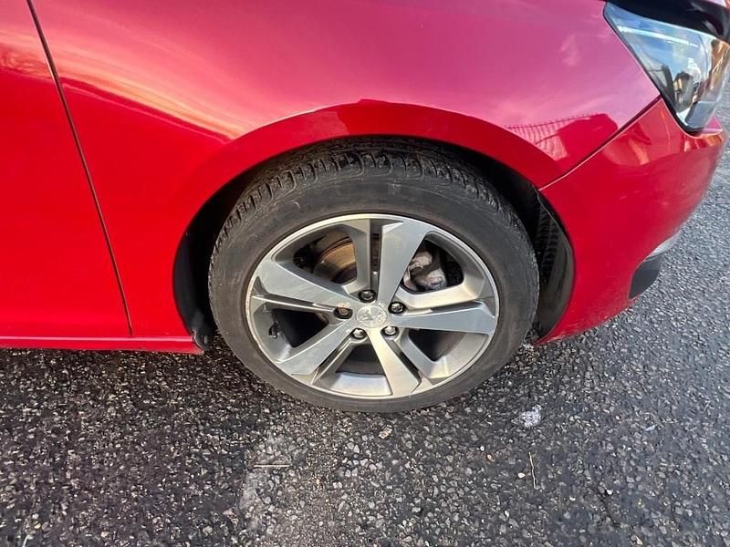 Used Peugeot 308 Allure 2014 Red Hatchback
