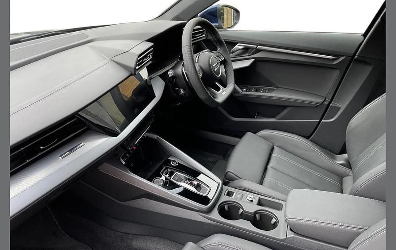 Novo Audi A3 S-Line 113 HP (83 kW) 2026 Azul Citadino