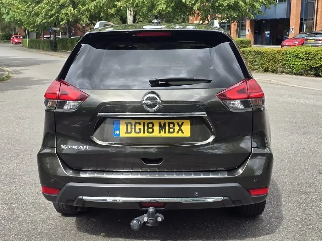 Used Nissan X-Trail N-Connecta 130 HP (95 kW) 2018 Green SUV