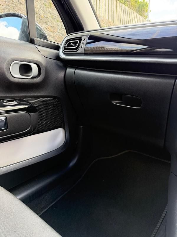 Used Citroën C3 Flair 110 HP (80 kW) 2017 Black Hatchback