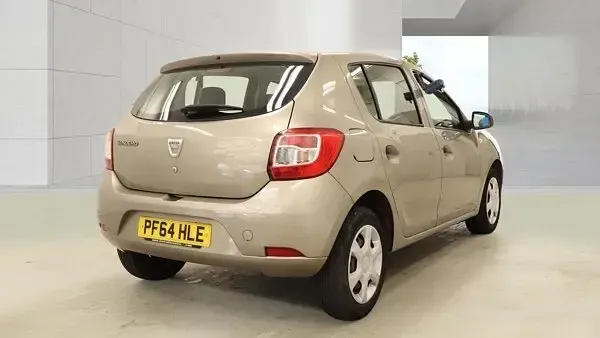 Used Dacia Sandero Ambiance 75 HP (55 kW) 2015 Beige Hatchback